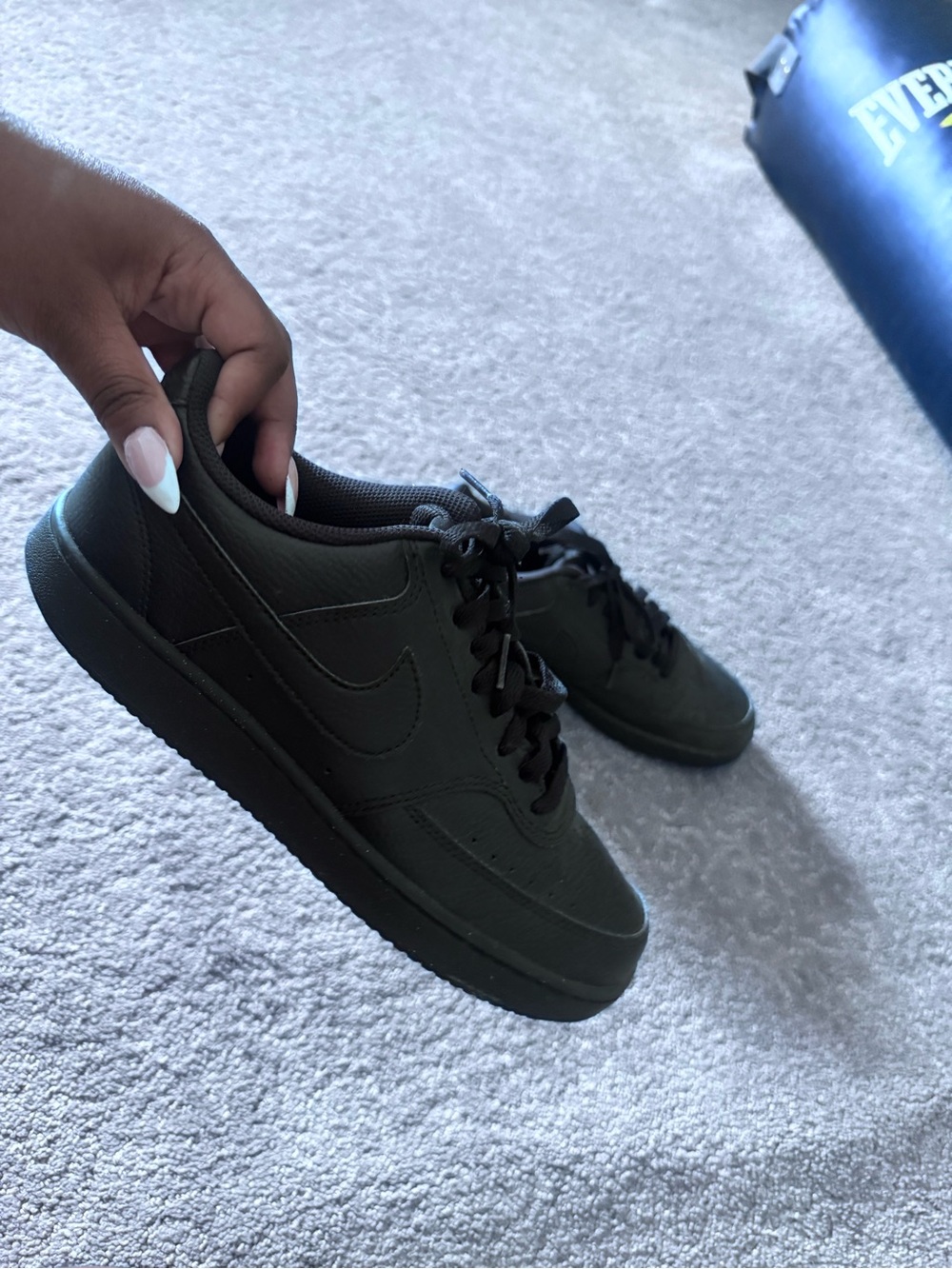 Black Low-Top Nike Casual Sneakers